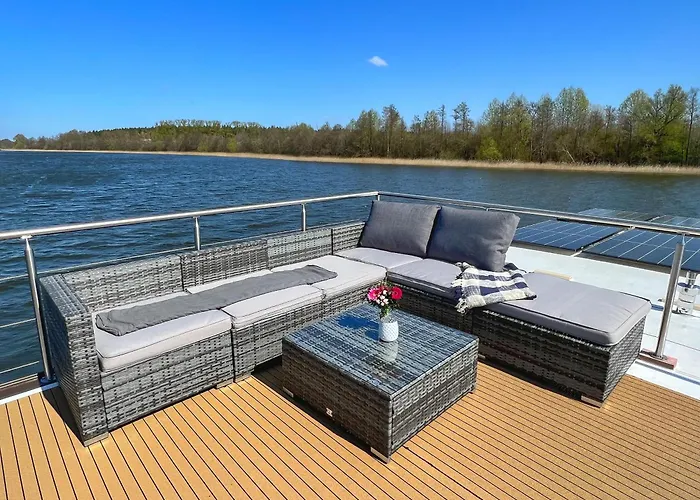 Gemuetliches Hausboot Seeliebe Woma بوتيل Fürstenberg-Havel